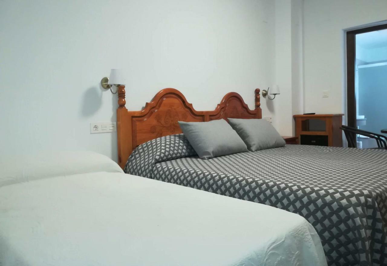 Hostal Y Apartamento Rural Los Naranjos Melegis Buitenkant foto